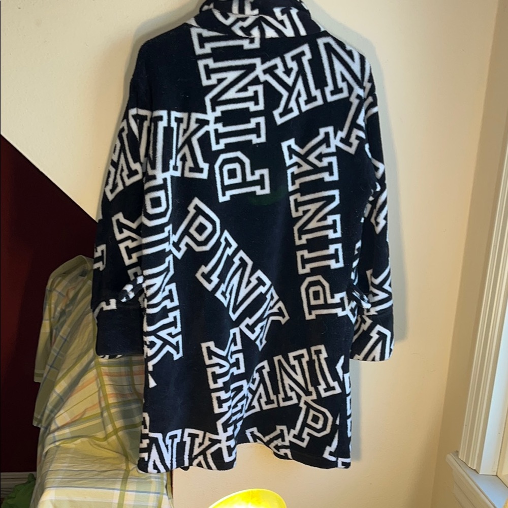 Victoria Secret PINK Black and White Robe‎ with Bold Lettering XS - Picture 3 of 3